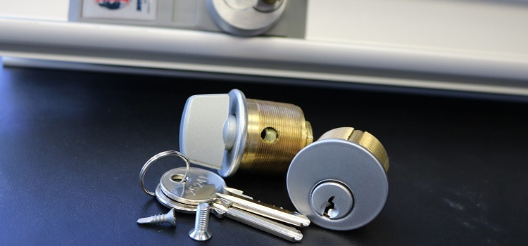 Commercial Lock Installation Paramount